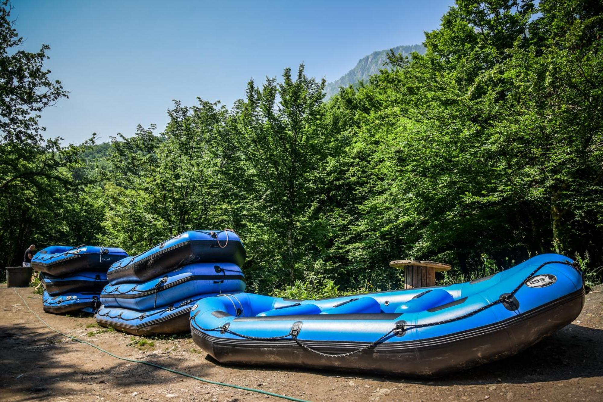 فندق Camp Divlja Rijeka Hum المظهر الخارجي الصورة