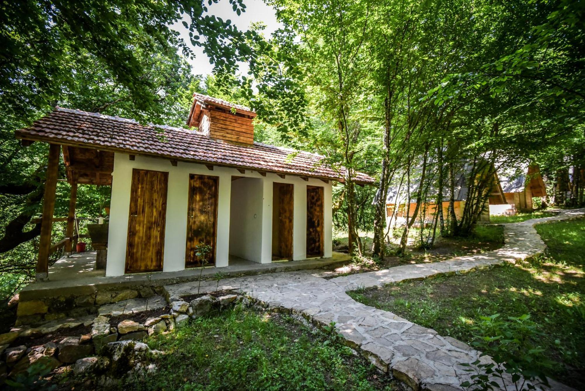 فندق Camp Divlja Rijeka Hum المظهر الخارجي الصورة