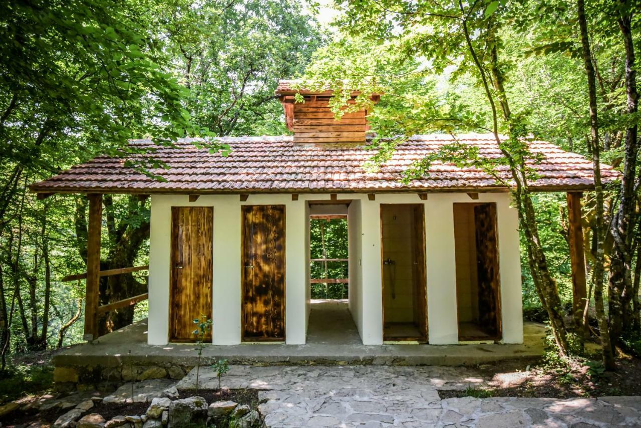فندق Camp Divlja Rijeka Hum المظهر الخارجي الصورة